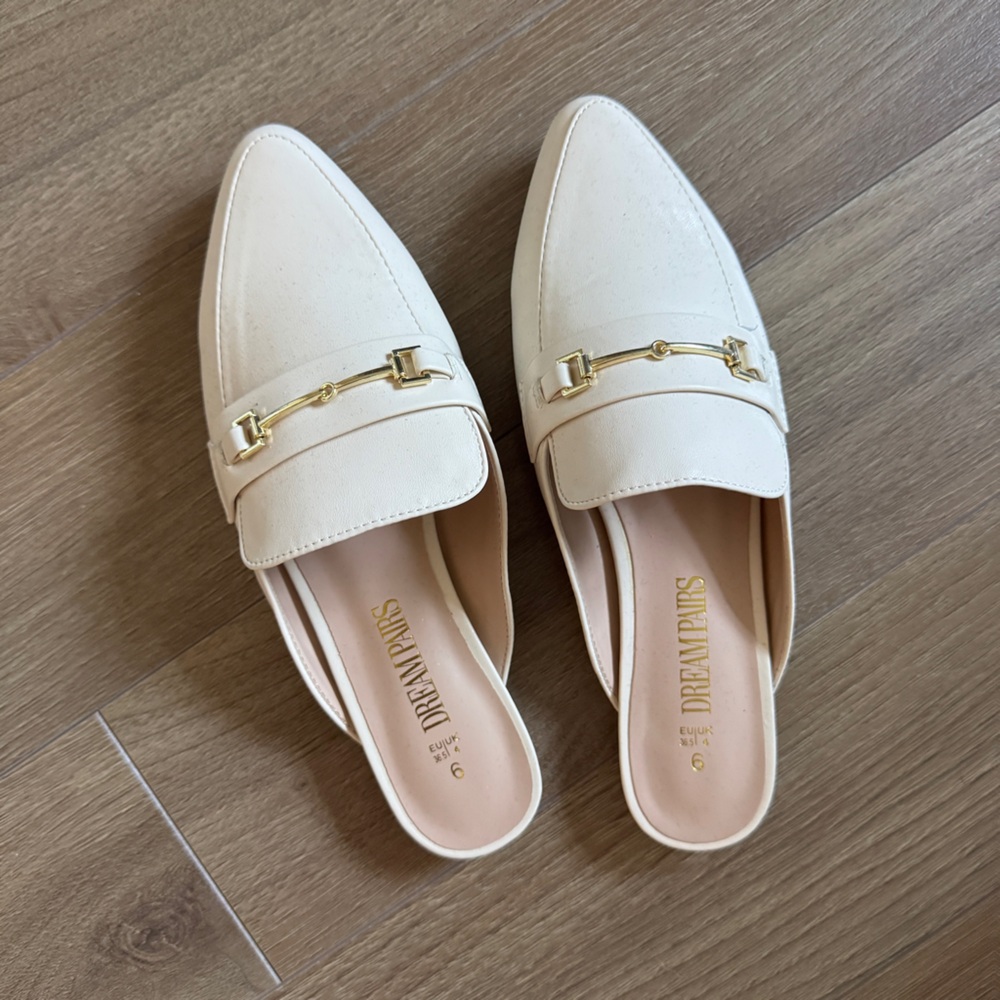 NEW! DREAM PAIRS • SLIP ON FLAT MULES